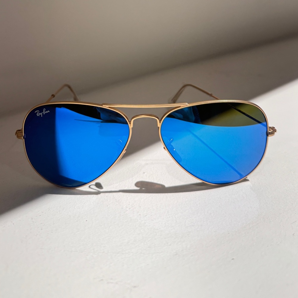 Ray-Ban Aviator Sunglasses with Gold Frame and Blue Lenses